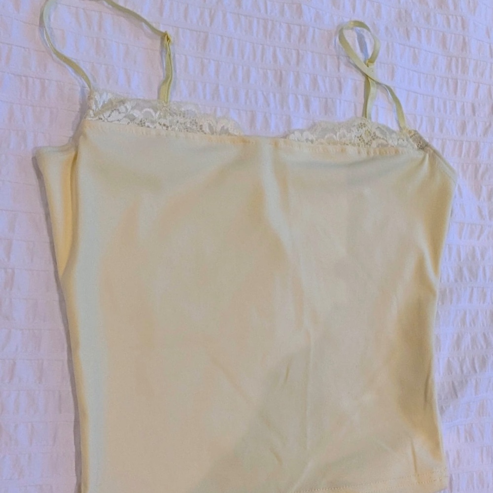 Elegant Lace Trim Camisole in Yellow